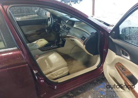 2011 Honda Accord 2.4 Ex-L from USA, damaged, VIN 1HGCP2F84BA013706